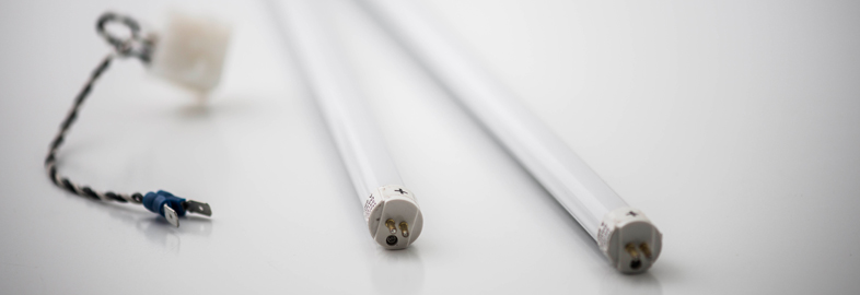 El cable conector permite que instale el tubo LED.